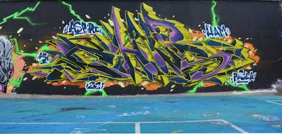 Colorful Stylewriting by Chips. This Graffiti is located in London, United Kingdom and was created in 2021. This Graffiti can be described as Stylewriting and Wall of Fame.