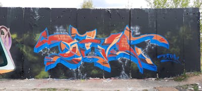 Red and Light Blue Stylewriting by Dipa. This Graffiti is located in Berlin, Germany and was created in 2022. This Graffiti can be described as Stylewriting and Wall of Fame.