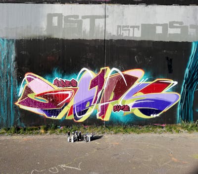 Colorful Stylewriting by Gaps and Dirt. This Graffiti is located in Leipzig, Germany and was created in 2022. This Graffiti can be described as Stylewriting and Wall of Fame.