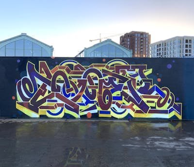 Colorful Stylewriting by Toner2. This Graffiti is located in Brussels, Belgium and was created in 2022. This Graffiti can be described as Stylewriting and Wall of Fame.