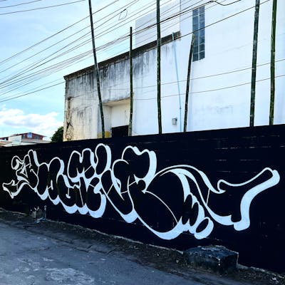 Black and White Stylewriting by Hootive. This Graffiti is located in Thailand and was created in 2023. This Graffiti can be described as Stylewriting and Throw Up.
