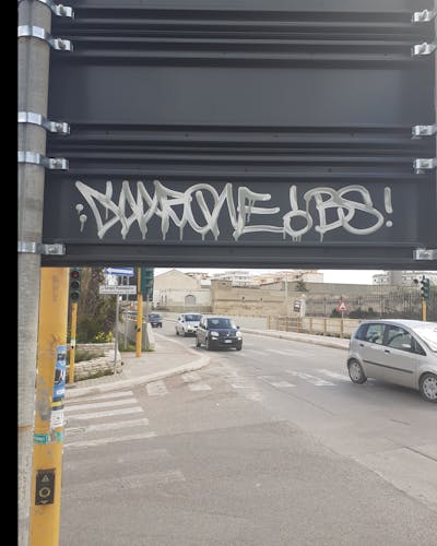 Chrome Handstyles by CEAR.ONE. This Graffiti is located in Bari, Italy and was created in 2023.