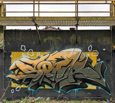 Beige and Grey Stylewriting by SQWR. This Graffiti is located in United Kingdom and was created in 2024. This Graffiti can be described as Stylewriting, Abandoned and Atmosphere.