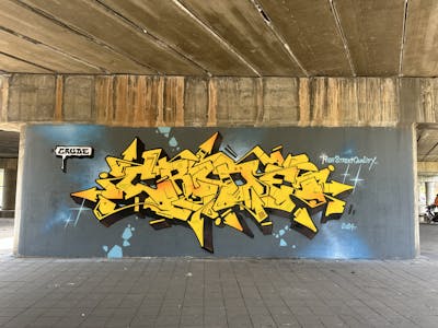 Yellow Stylewriting by Crude. This Graffiti is located in Bangkok, Thailand and was created in 2024.