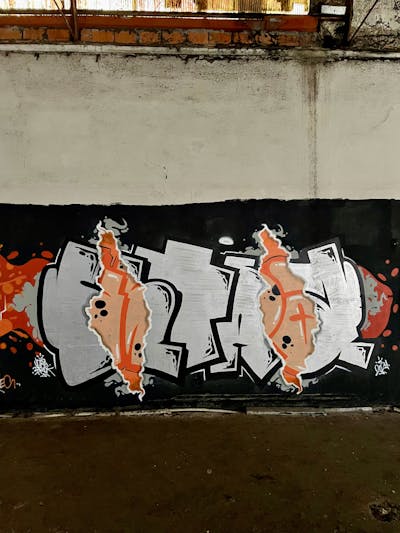 Chrome and Orange Stylewriting by ULTRABROK. This Graffiti is located in Porto, Portugal and was created in 2024. This Graffiti can be described as Stylewriting and Abandoned.
