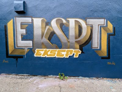 Beige and Grey and Blue Stylewriting by Eksept. This Graffiti is located in Canada and was created in 2023.