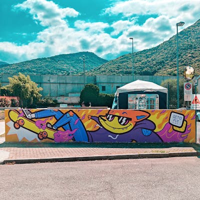 Colorful Characters by Octofly Art. This Graffiti is located in Gratacasolo, Italy and was created in 2023. This Graffiti can be described as Characters and Streetart.