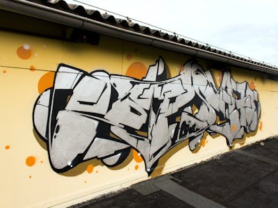Beige and Chrome and Black Stylewriting by Posa. This Graffiti is located in Delitzsch, Germany and was created in 2019.