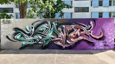 Colorful and Violet Stylewriting by Sainter. This Graffiti is located in Bratislava, Slovakia and was created in 2024. This Graffiti can be described as Stylewriting and 3D.