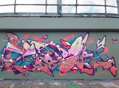 Colorful Stylewriting by SIDOK. This Graffiti is located in London, United Kingdom and was created in 2022. This Graffiti can be described as Stylewriting and Wall of Fame.