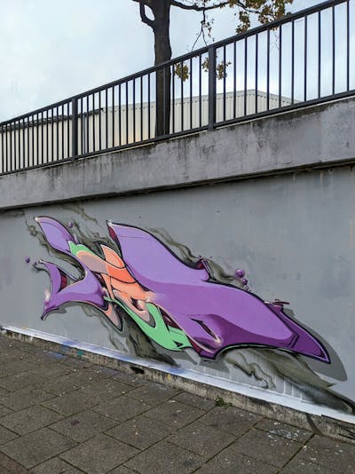 Violet and Coralle Stylewriting by steo. This Graffiti is located in Bremen, Germany and was created in 2023. This Graffiti can be described as Stylewriting and Wall of Fame.