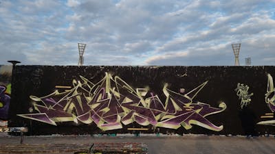 Beige and Brown and Coralle Stylewriting by Wery, KDP, 5FC and new. This Graffiti is located in Berlin, Germany and was created in 2023.