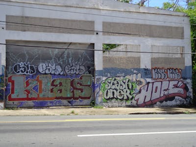 Colorful and Chrome Stylewriting by Hope, Klas and stash. This Graffiti is located in San Juan, Puerto Rico and was created in 2011. This Graffiti can be described as Stylewriting, Street Bombing, Abandoned and Throw Up.
