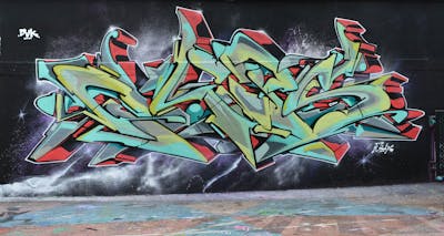 Colorful Stylewriting by CDSK and Chips. This Graffiti is located in London, United Kingdom and was created in 2023. This Graffiti can be described as Stylewriting and Wall of Fame.