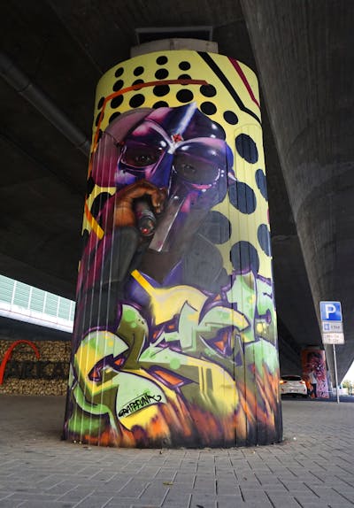 Colorful Characters by Chr15. This Graffiti is located in Ludwigsfelde, Germany and was created in 2021. This Graffiti can be described as Characters and Stylewriting.