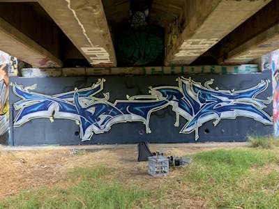 Grey and Blue Stylewriting by Xhale. This Graffiti is located in Perth, Australia and was created in 2022.