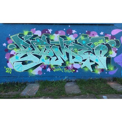 Cyan and Violet and Blue Stylewriting by zyme. This Graffiti is located in Weimar, Germany and was created in 2023. This Graffiti can be described as Stylewriting and Wall of Fame.