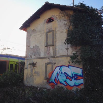 Orange and Light Blue Stylewriting by Moosem135. This Graffiti is located in Florence, Italy and was created in 2016. This Graffiti can be described as Stylewriting and Abandoned.