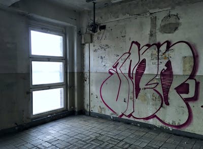 Violet Stylewriting by Jibo. This Graffiti is located in Hagen, Germany and was created in 2013. This Graffiti can be described as Stylewriting and Abandoned.