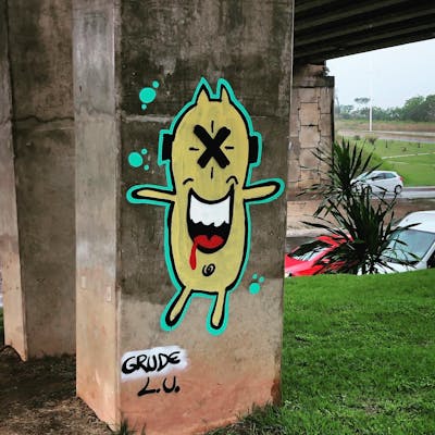 Colorful Characters by Grude. This Graffiti is located in salvador, Brazil and was created in 2021.