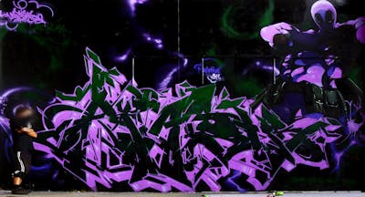 Black and Violet Stylewriting by apashe. This Graffiti is located in Toulouse, France and was created in 2011. This Graffiti can be described as Stylewriting, Wall of Fame and Characters.