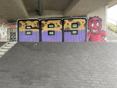 Colorful and Beige Stylewriting by 689 and 689ers. This Graffiti is located in Bremen, Germany and was created in 2022. This Graffiti can be described as Stylewriting, Characters and Street Bombing.