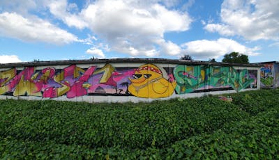 Colorful Stylewriting by scare and seka. This Graffiti is located in Erfurt, Germany and was created in 2022. This Graffiti can be described as Stylewriting and Characters.