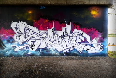 White and Colorful Stylewriting by SKULE. This Graffiti is located in Metz, French Southern Territories and was created in 2021. This Graffiti can be described as Stylewriting and Abandoned.