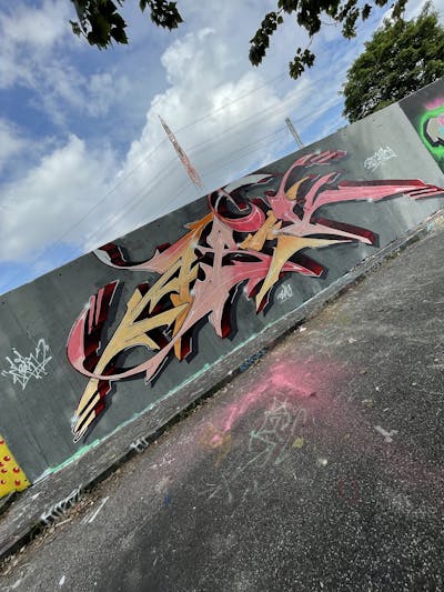Colorful Stylewriting by Abik. This Graffiti is located in Berlin, Germany and was created in 2021. This Graffiti can be described as Stylewriting and Wall of Fame.