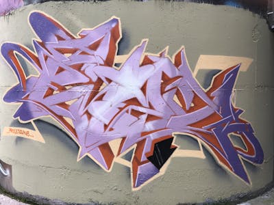 Violet and Colorful Stylewriting by EmzG. This Graffiti is located in Zug, Switzerland and was created in 2022. This Graffiti can be described as Stylewriting and Wall of Fame.