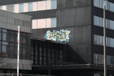 Green and Beige Stylewriting by bros, rizok, R120K and shrek. This Graffiti is located in Leipzig, Germany and was created in 2012. This Graffiti can be described as Stylewriting, Street Bombing and Atmosphere.