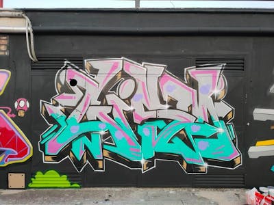 Cyan and Grey Stylewriting by Gizmo. This Graffiti is located in Thessaloniki, Greece and was created in 2024.