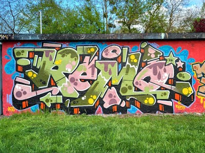 Light Green and Coralle and Colorful Stylewriting by Remo. This Graffiti is located in Magdeburg, Germany and was created in 2023.