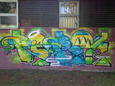 Colorful Stylewriting by Pariz. This Graffiti is located in Frankfurt am Main, Germany and was created in 2013.