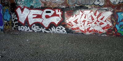 Chrome and Red Stylewriting by VEC4 and CAES. This Graffiti is located in NEW YORK CITY, United States and was created in 2021.