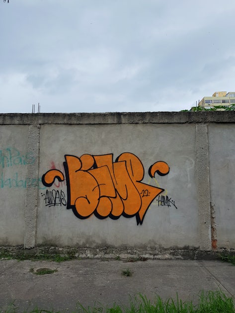 Fresh throw-up by @_skola — #graffiti