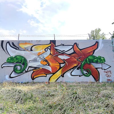 Brown and Grey Stylewriting by Time. This Graffiti is located in Budapest, Hungary and was created in 2021. This Graffiti can be described as Stylewriting and Characters.