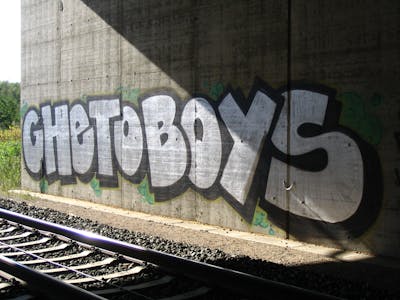 Chrome and Black Stylewriting by urine and GBS. This Graffiti is located in Bitterfeld, Germany and was created in 2006. This Graffiti can be described as Stylewriting and Line Bombing.