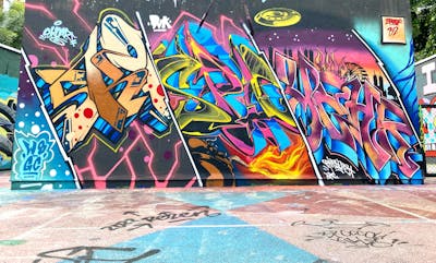 Colorful Stylewriting by Chips, Coar and RHEY. This Graffiti is located in London, United Kingdom and was created in 2022. This Graffiti can be described as Stylewriting, Murals and Wall of Fame.
