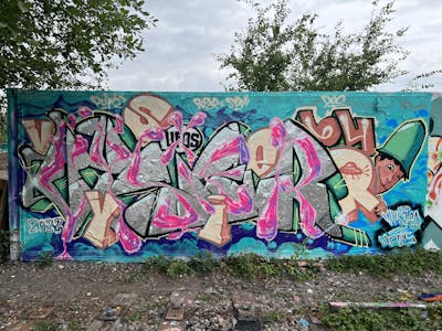 Colorful and Chrome Stylewriting by Vysier64. This Graffiti is located in Hamburg, Germany and was created in 2023. This Graffiti can be described as Stylewriting and Characters.