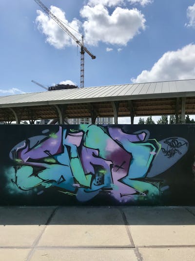 Colorful Stylewriting by SKOPE. This Graffiti is located in Bruxelles, Belgium and was created in 2021. This Graffiti can be described as Stylewriting and Wall of Fame.