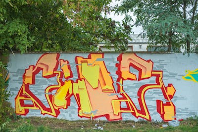 Red and Grey and Yellow Stylewriting by Cime. This Graffiti is located in Budapest, Hungary and was created in 2018. This Graffiti can be described as Stylewriting and Wall of Fame.