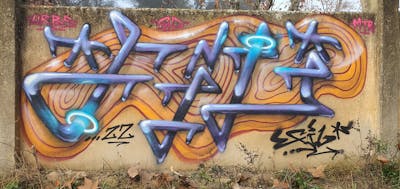 Orange and Violet and Black Stylewriting by fil. This Graffiti is located in Lleida, Spain and was created in 2022. This Graffiti can be described as Stylewriting and 3D.