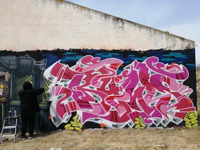Coralle and Colorful and White Stylewriting by Biwis. This Graffiti is located in madrid, Spain and was created in 2023. This Graffiti can be described as Stylewriting and Abandoned.