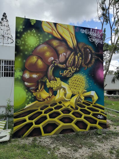 Colorful Characters by Dutek pacheco. This Graffiti is located in Tulum, Mexico and was created in 2021. This Graffiti can be described as Characters, 3D and Canvas.