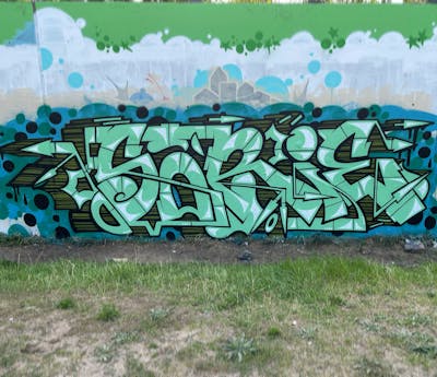 Light Green Stylewriting by SORIE. This Graffiti is located in Berlin, Germany and was created in 2022. This Graffiti can be described as Stylewriting and Wall of Fame.