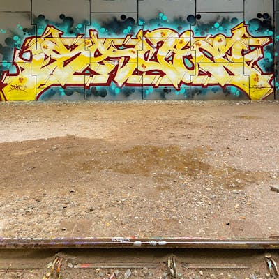 Yellow Stylewriting by Savie. This Graffiti is located in Rotterdam, Netherlands and was created in 2021.