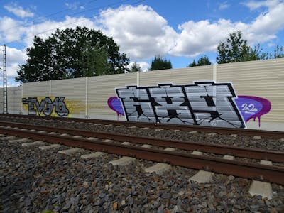 Chrome Stylewriting by 689, 689ers and EVG. This Graffiti is located in Weinböhla, Germany and was created in 2022. This Graffiti can be described as Stylewriting and Line Bombing.