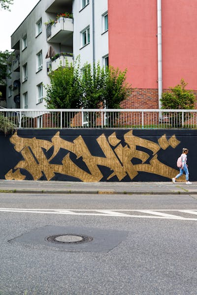 Gold Handstyles by Itchie. This Graffiti is located in cologne, Germany and was created in 2021.