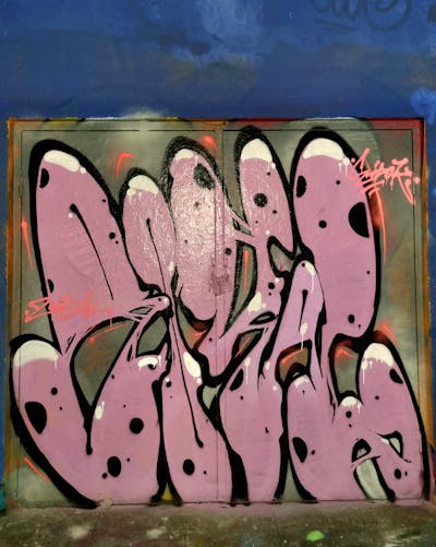 Coralle Stylewriting by SIDOK and Royal Cru. This Graffiti is located in London, United Kingdom and was created in 2021.
